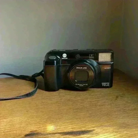 Film Camera:  Minolta Freedom Tele AF 35mm Camera 38-80mm/2.8-5.6 Macro - Picture 2 of 10